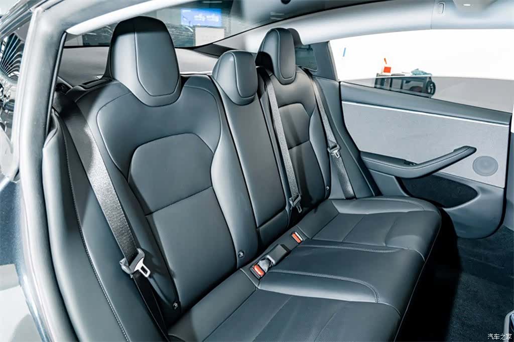 Tesla Model 3, 2024 21
