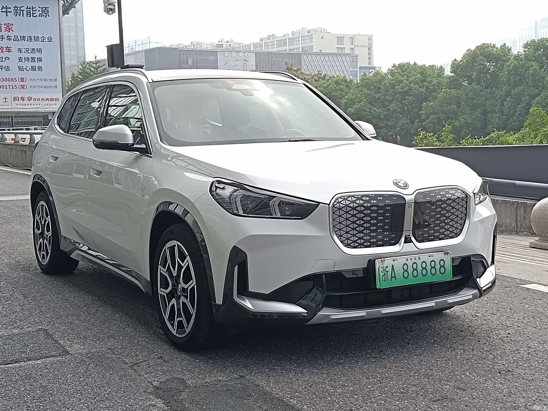 BMW iX1, 2023 3