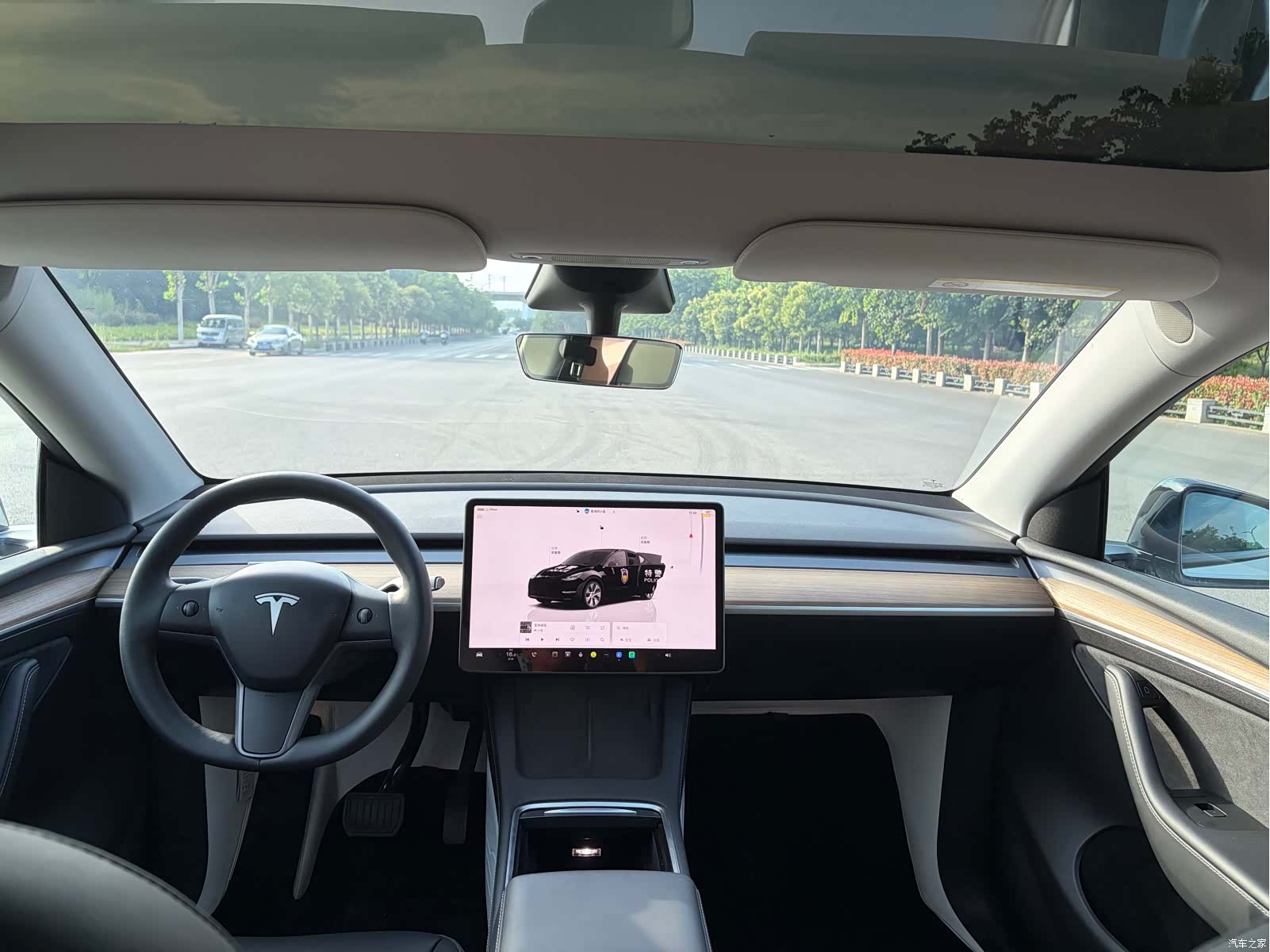 Tesla Model Y, 2023 6