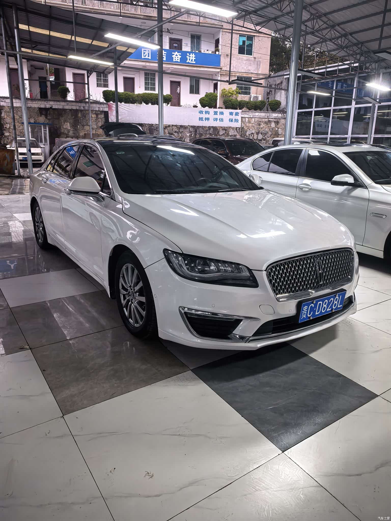 Lincoln MKZ, 2018 3