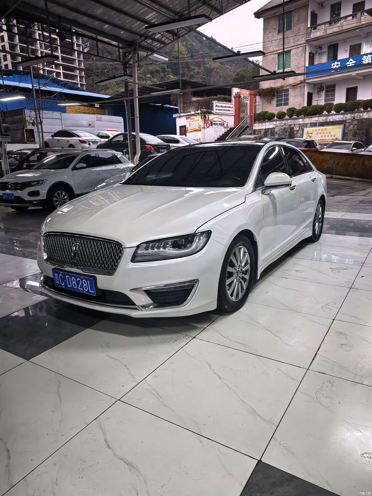 Lincoln MKZ, 2018 2