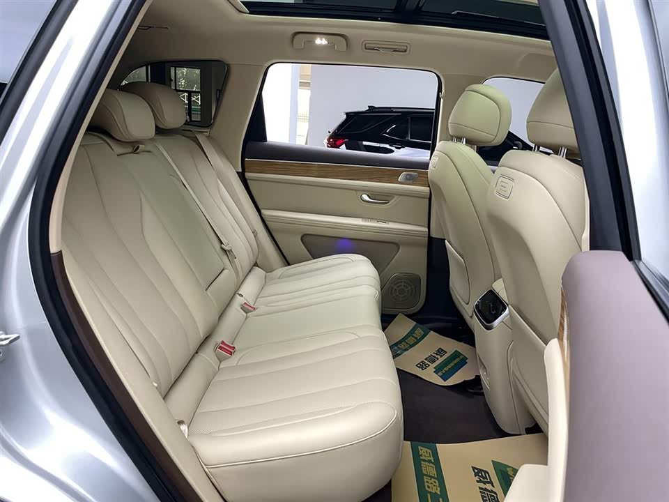 AITO Ask the world M7