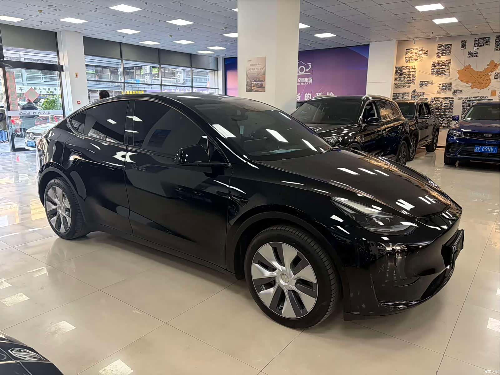 Tesla Model Y, 2023 3