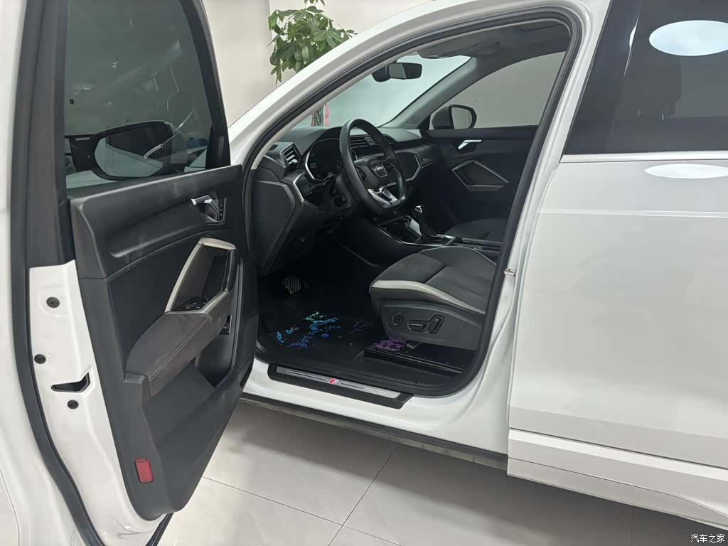 Audi Q3, 2023 все фото