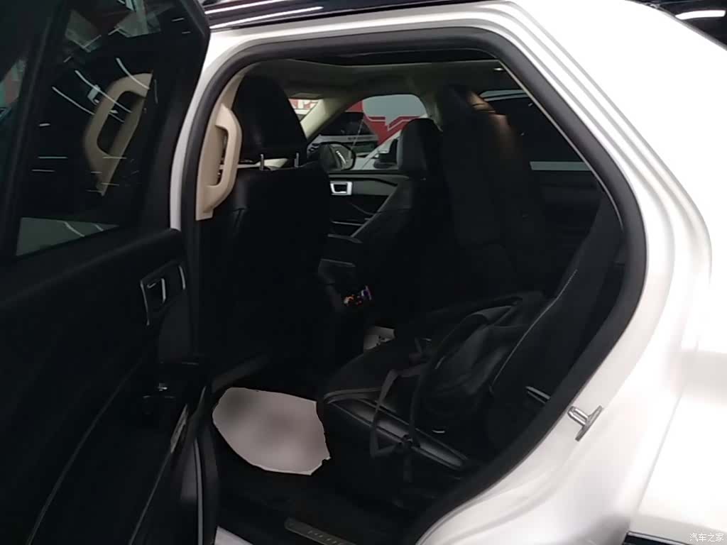 Ford Explorer, 2022 17