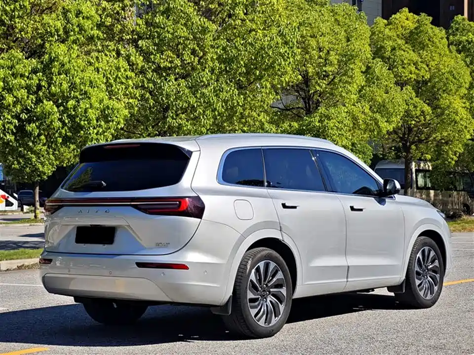 AITO Ask the world M7