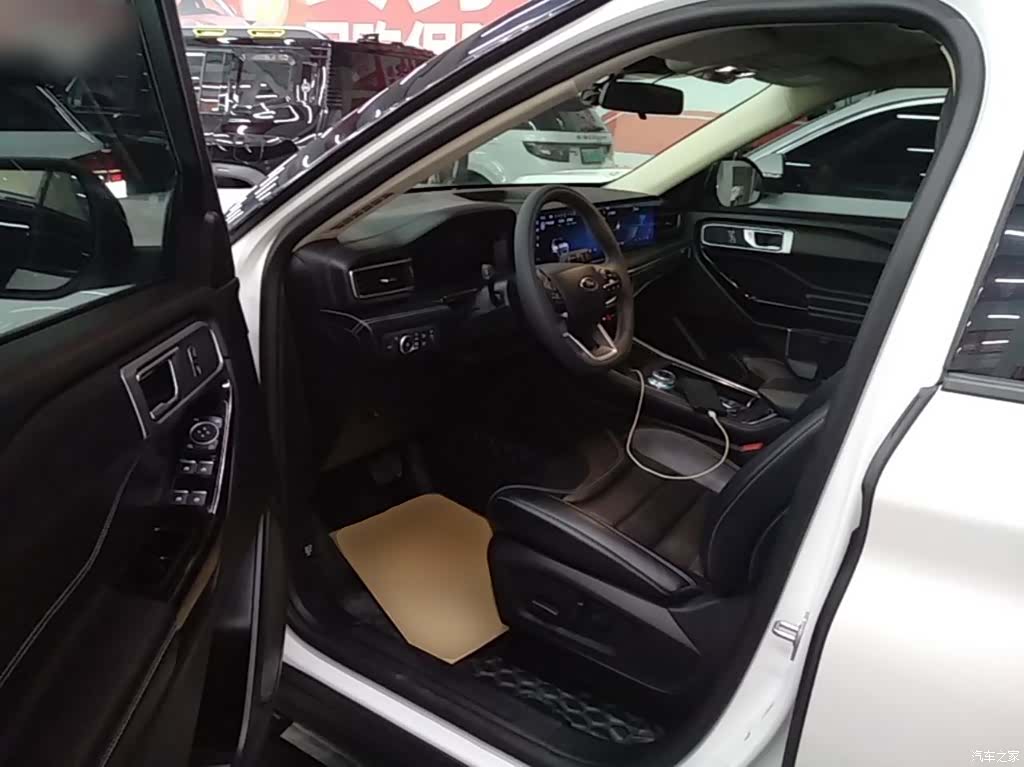 Ford Explorer, 2022 16