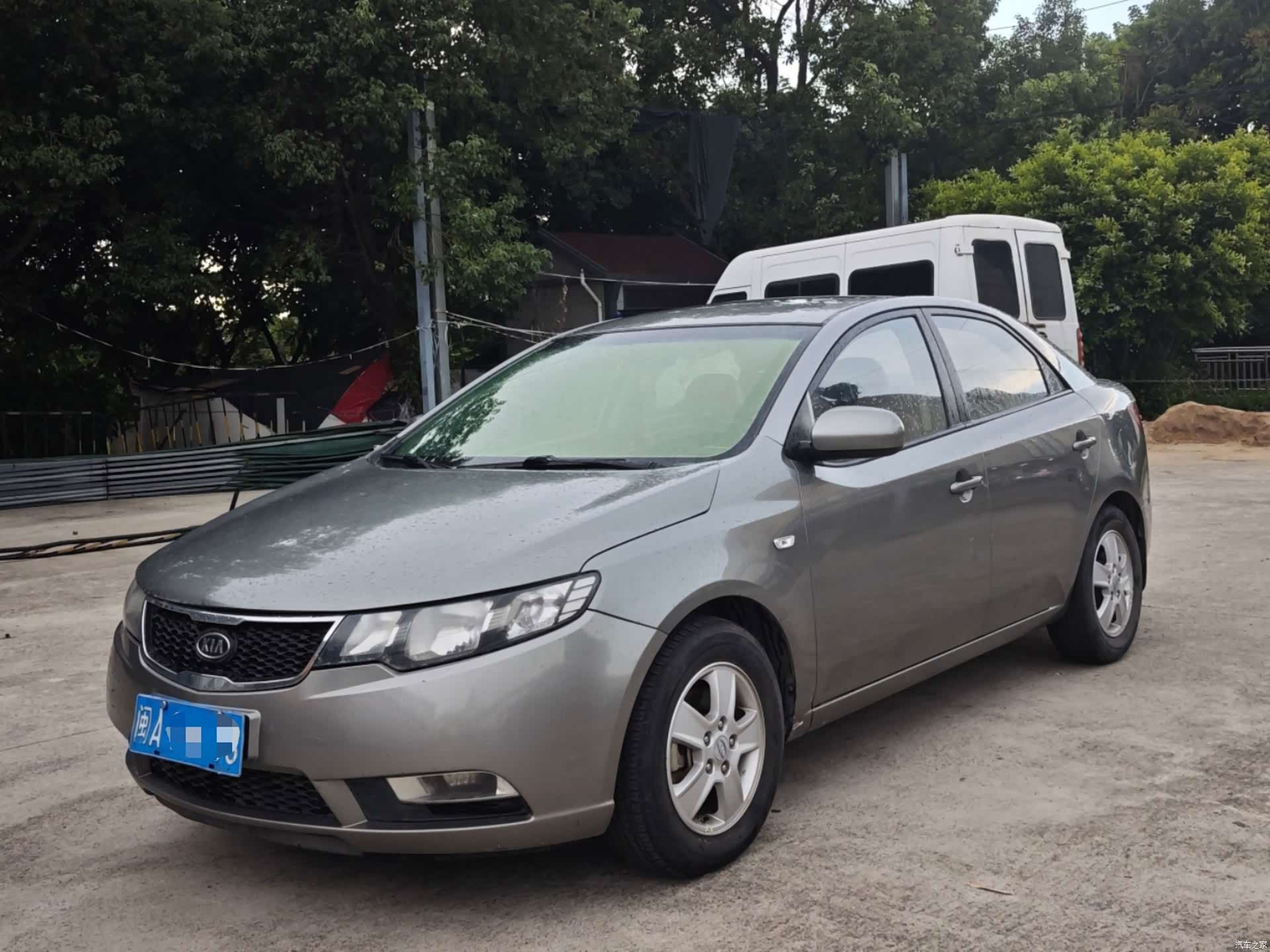 Kia GL, 2012 1