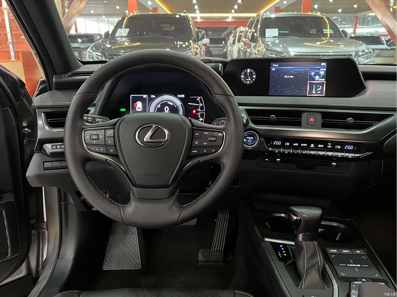 Lexus UX, 2021 9