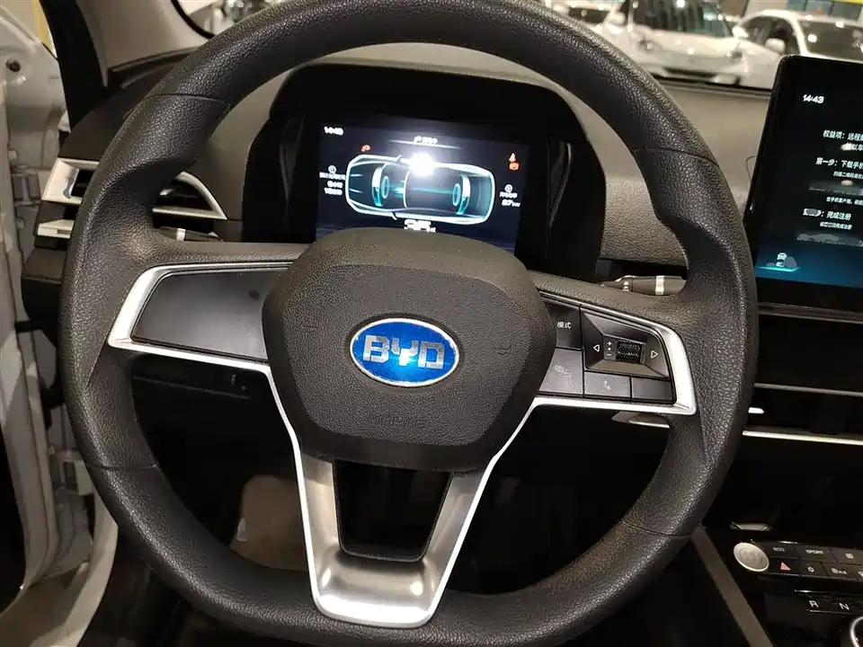 BYD e2