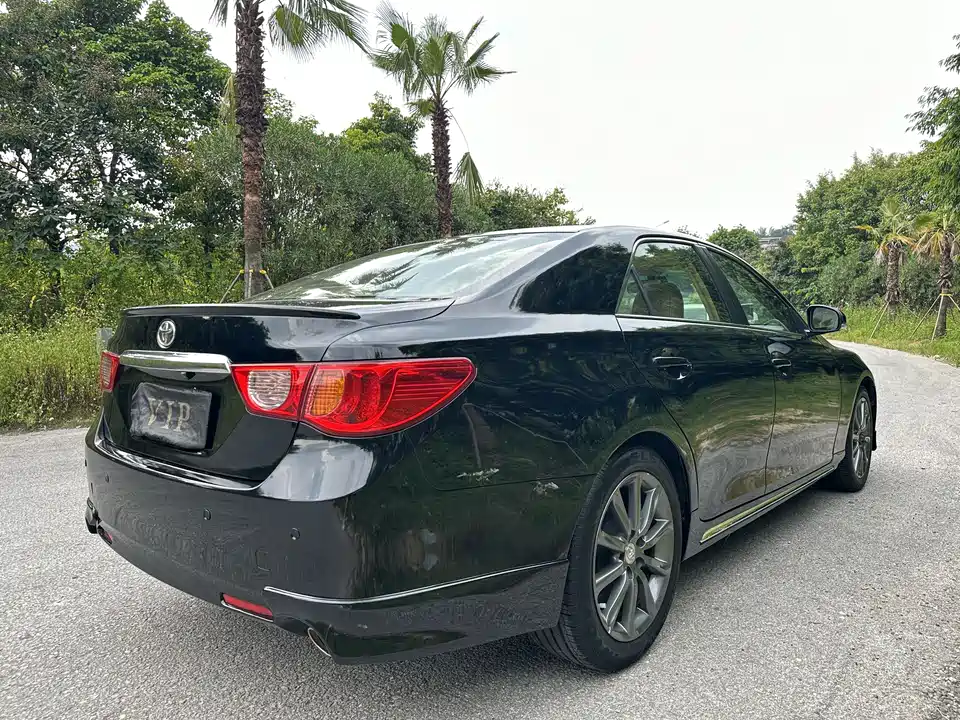 Toyota Reiz