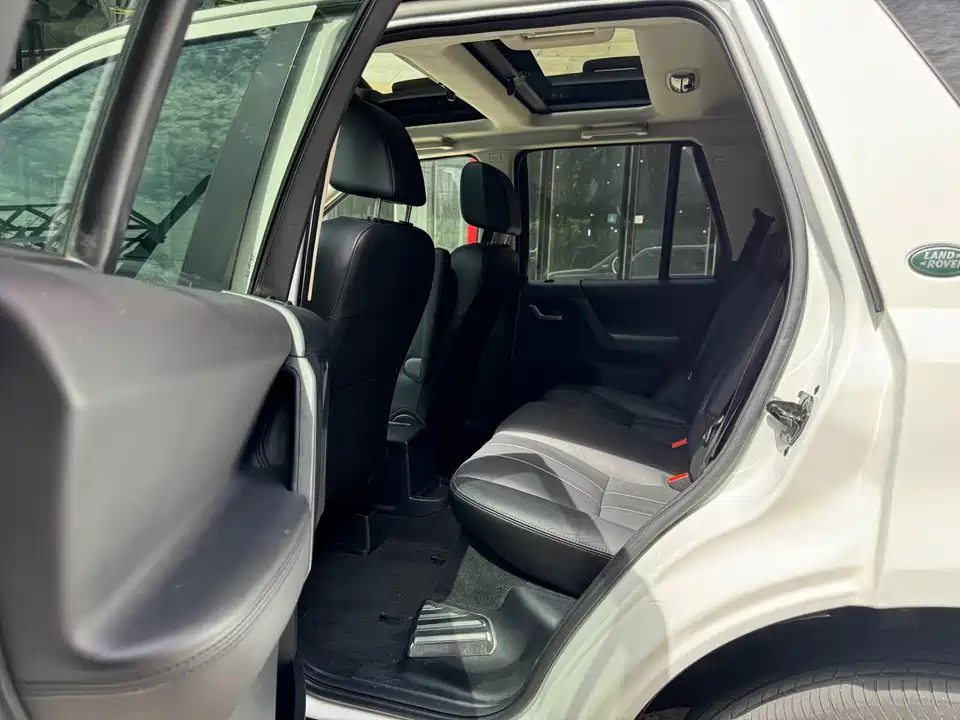 Land Rover Freelander 2