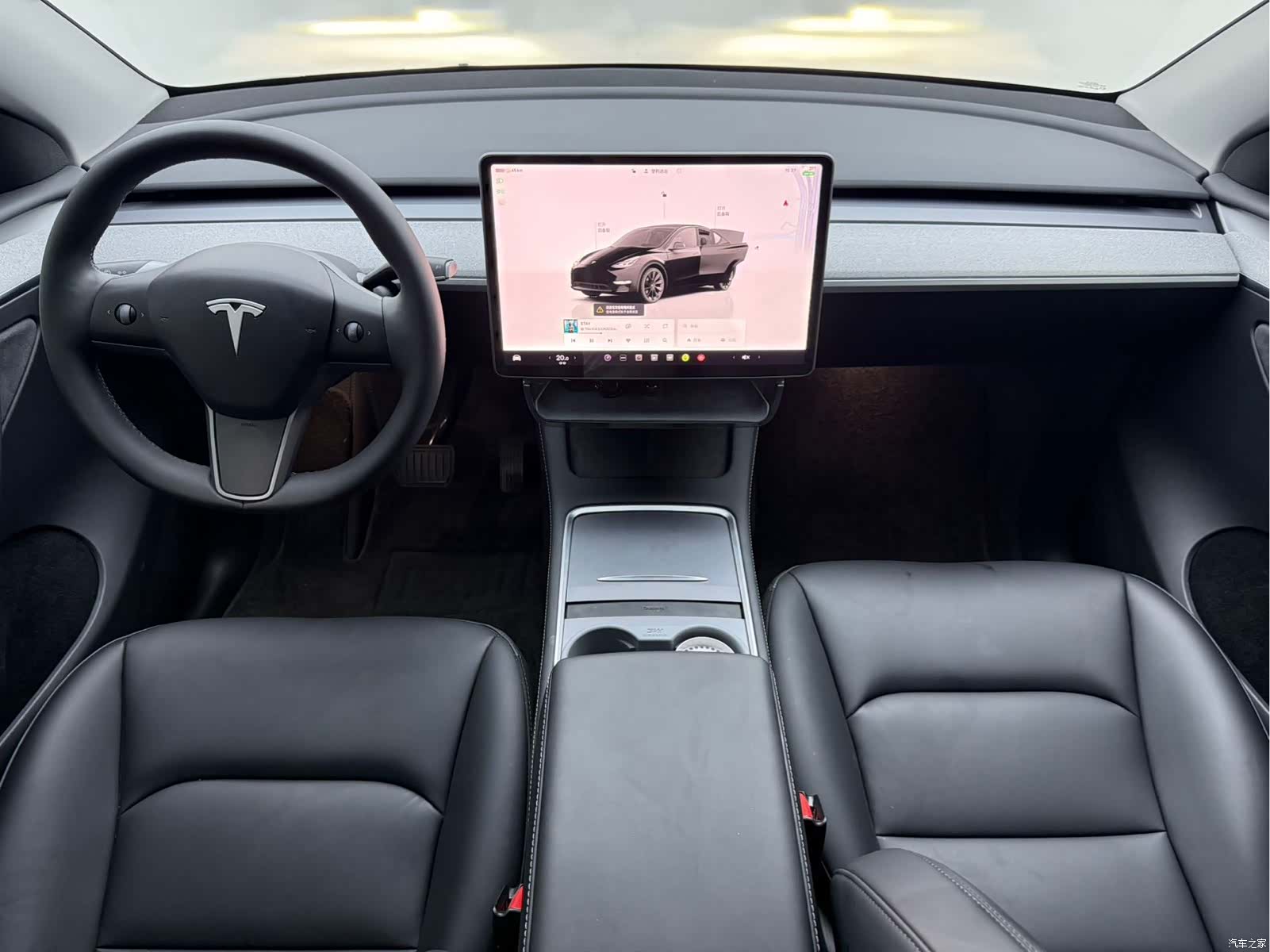 Tesla Model Y, 2023 все фото