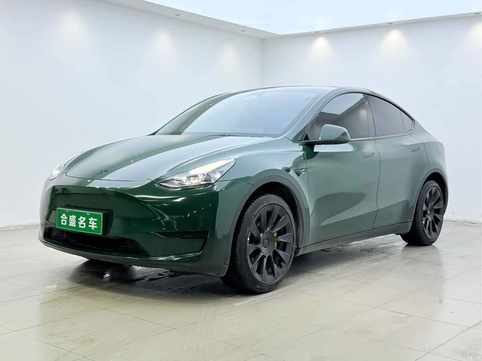 Tesla Model Y, 2023 1