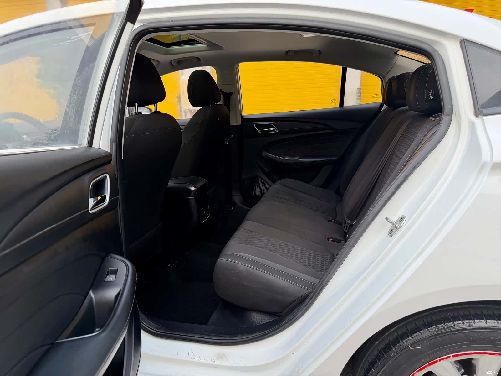 Roewe i5, 2019 8