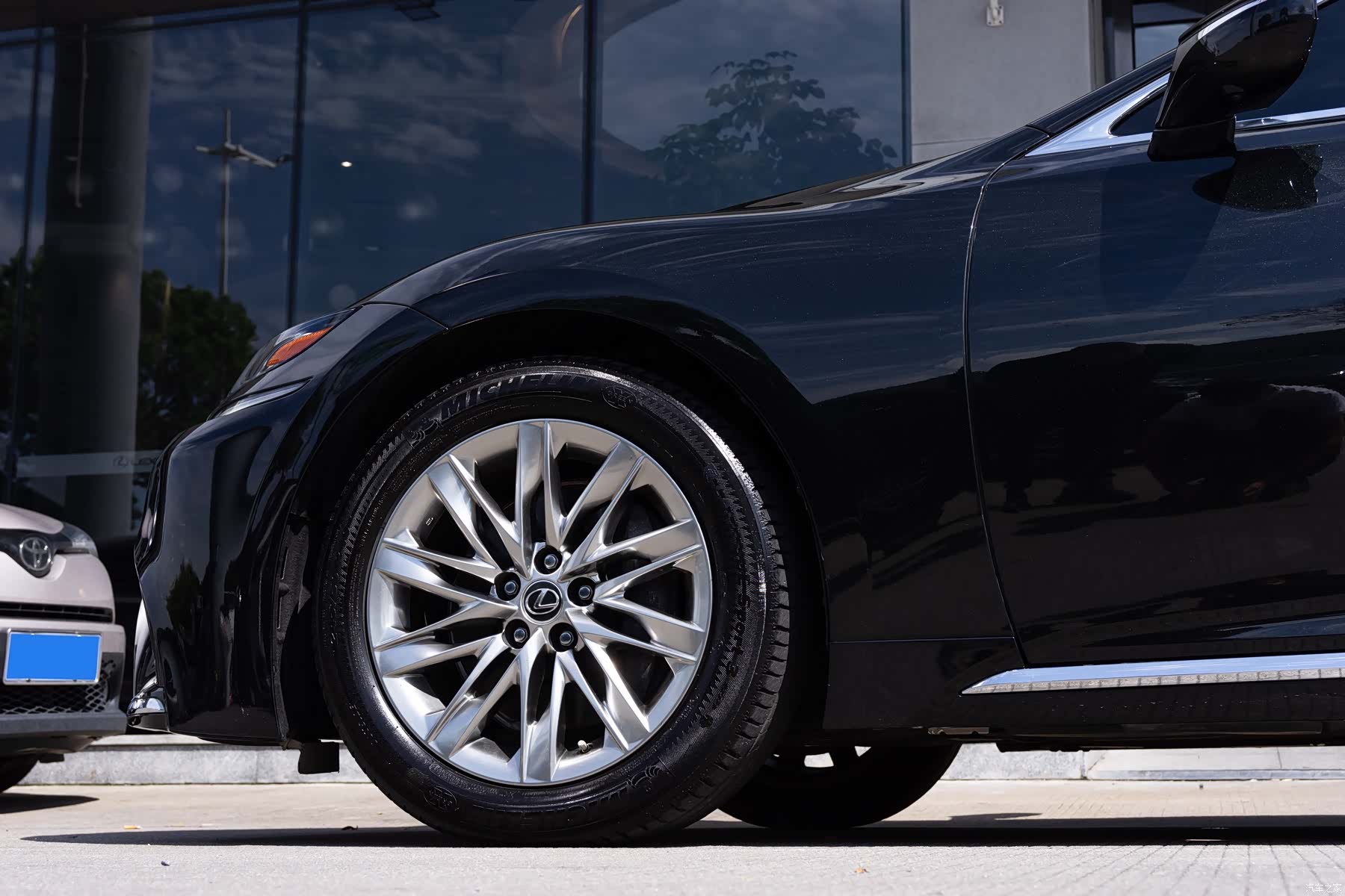 Lexus LS, 2019 8