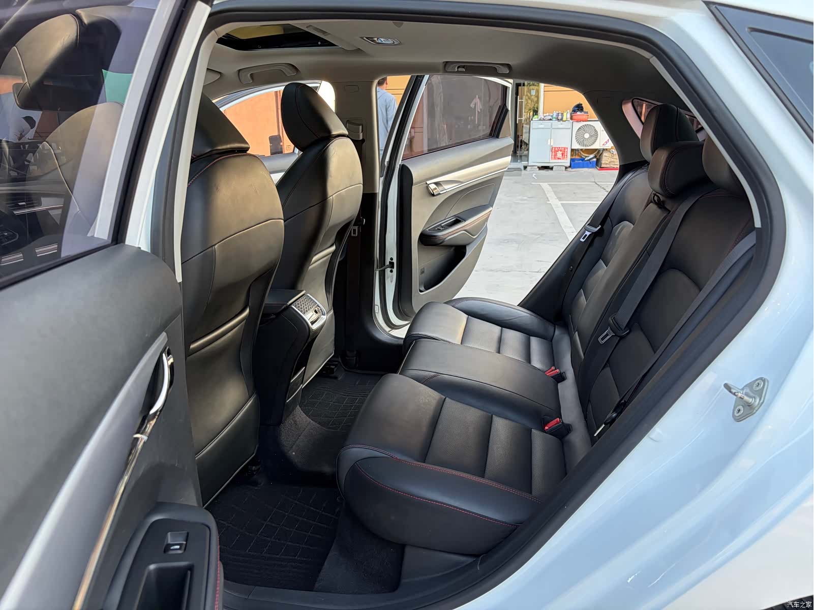 Geely Binray, 2019 13