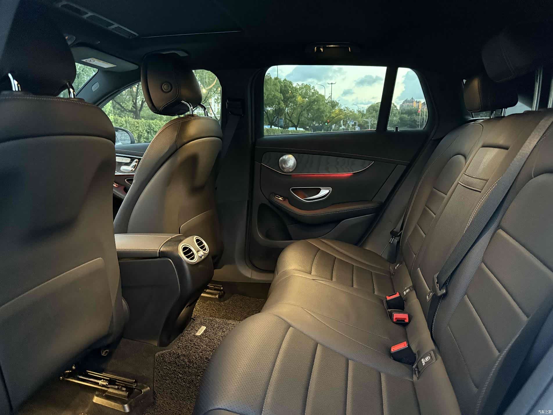 Mercedes-Benz EQC, 2021 9