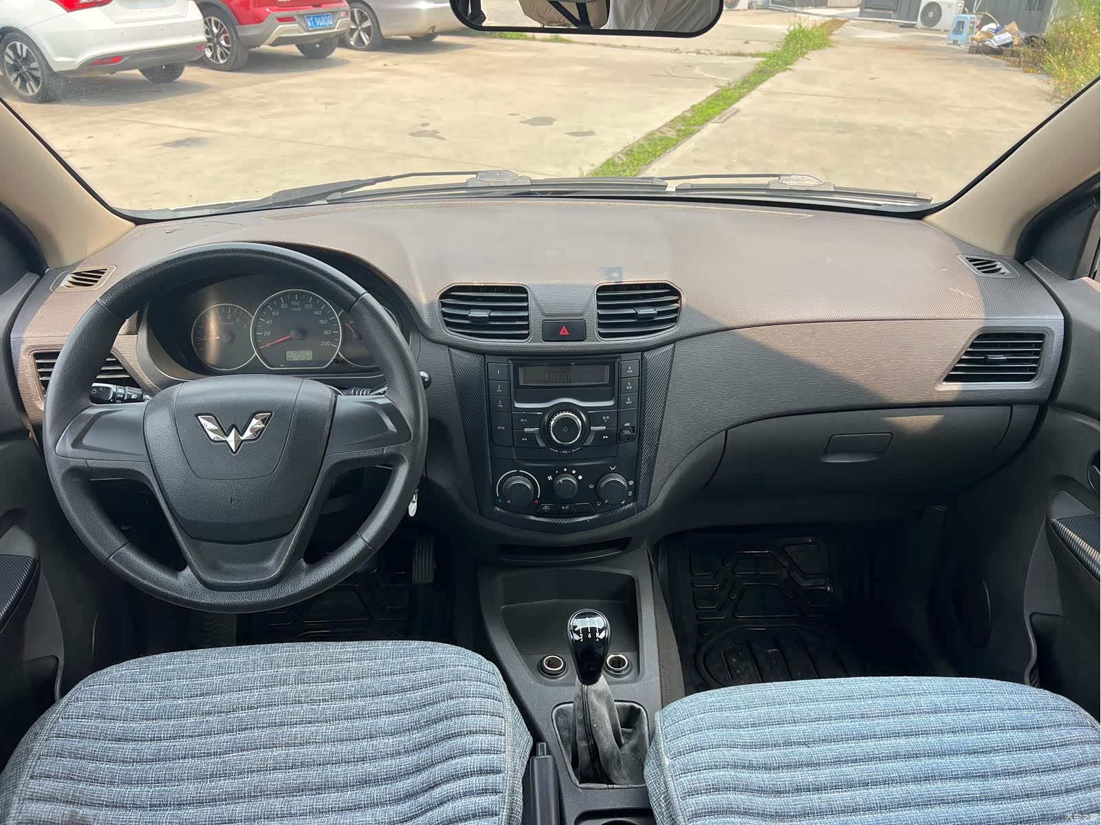 Wuling Hongguang, 2015 все фото