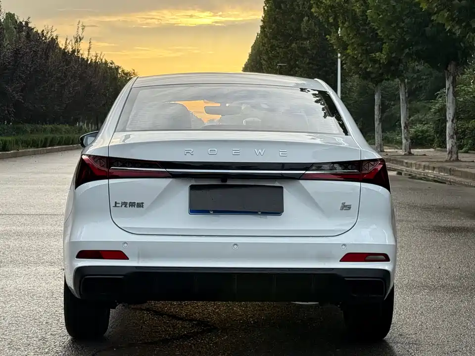 Roewe i5