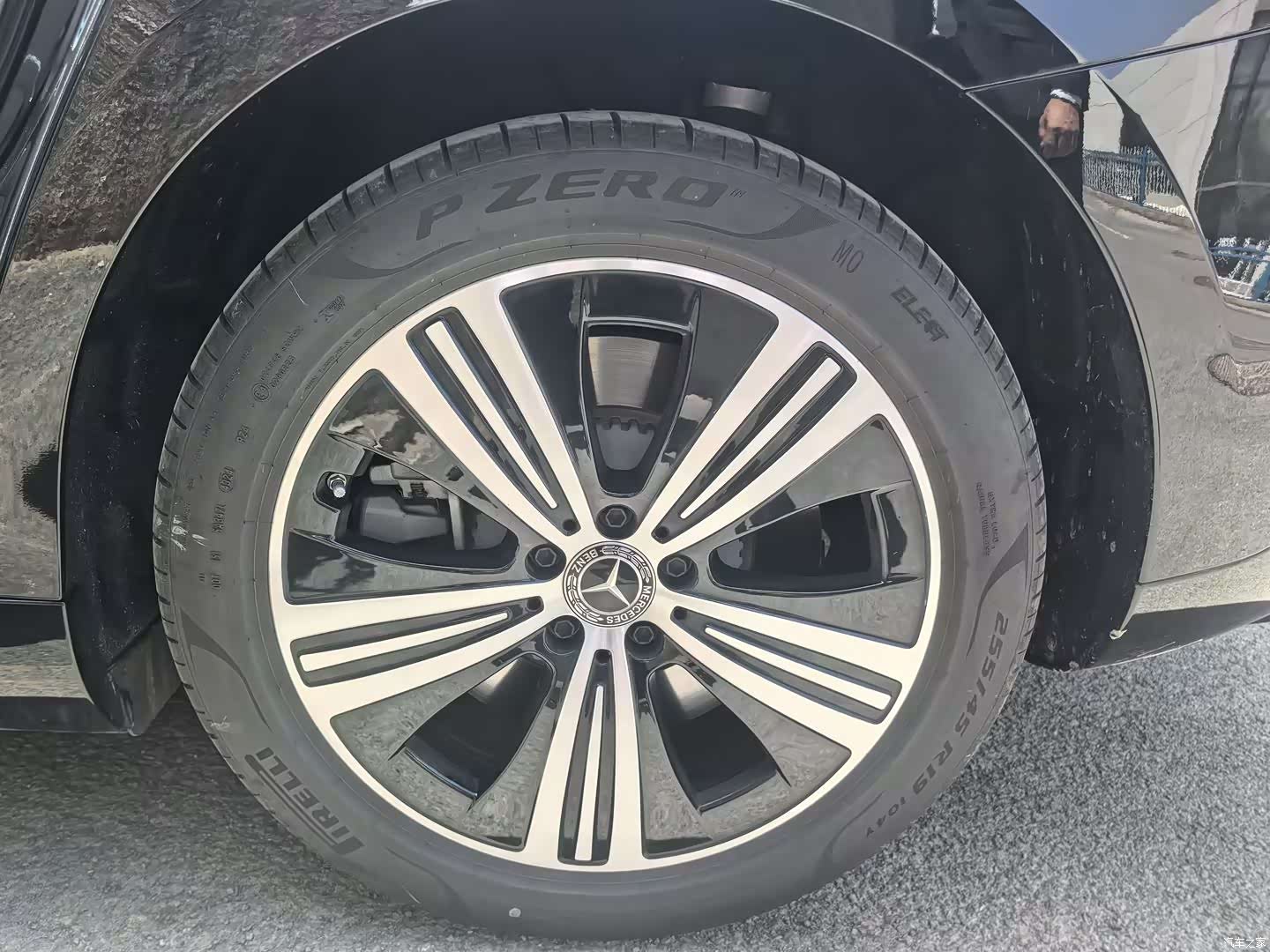 Mercedes-Benz EQE, 2025 13