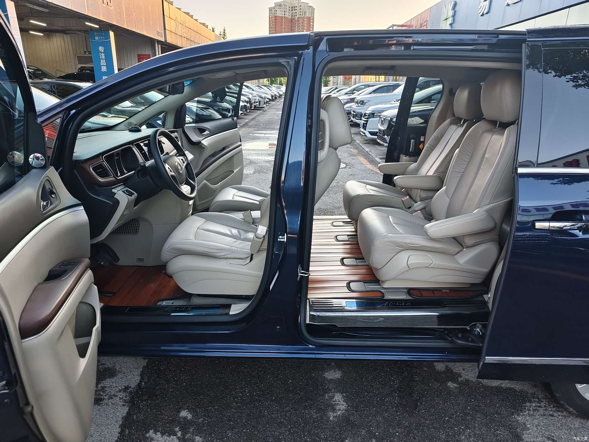 Buick GL8, 2017 13