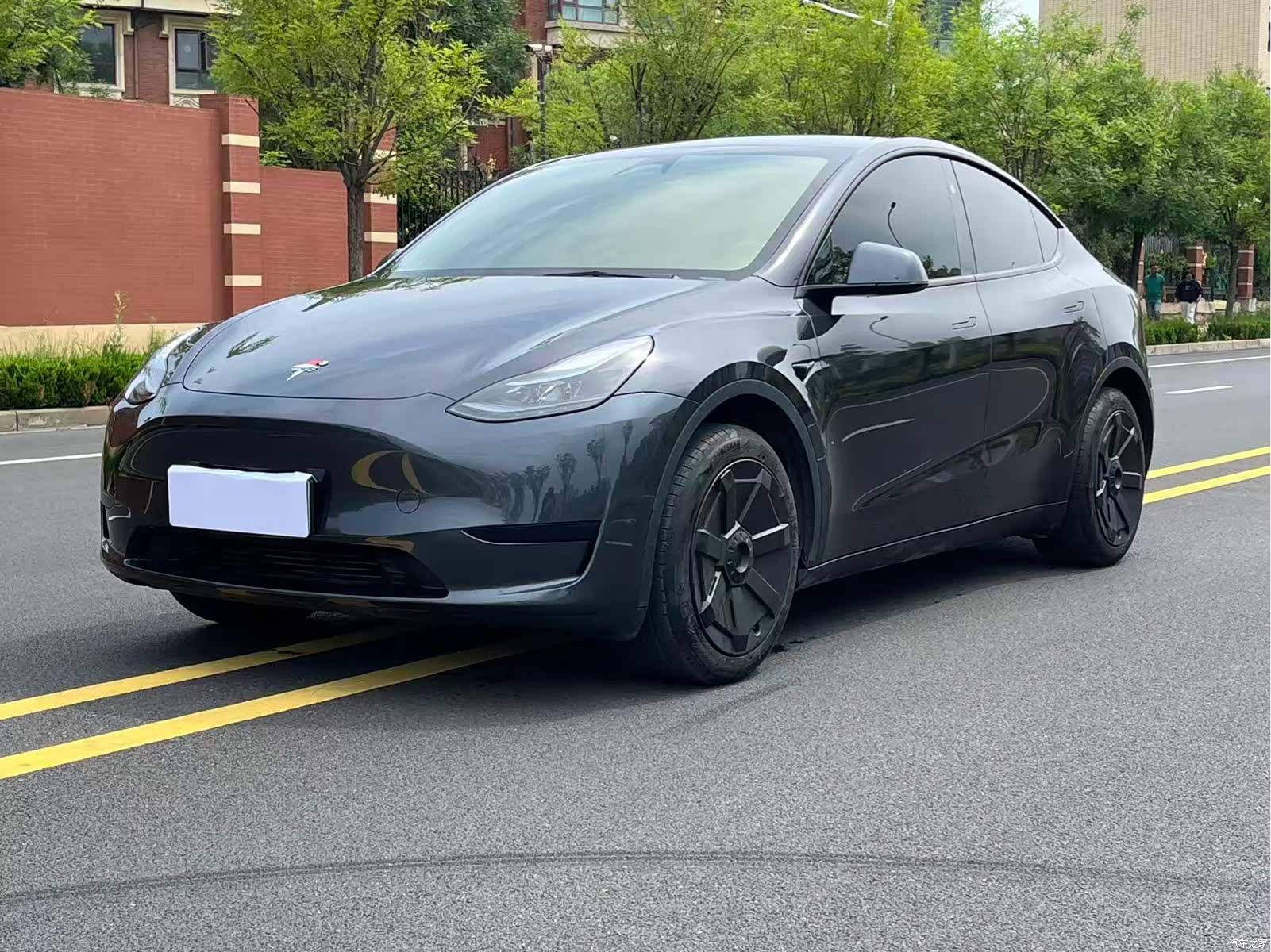 Tesla Model Y, 2025 1