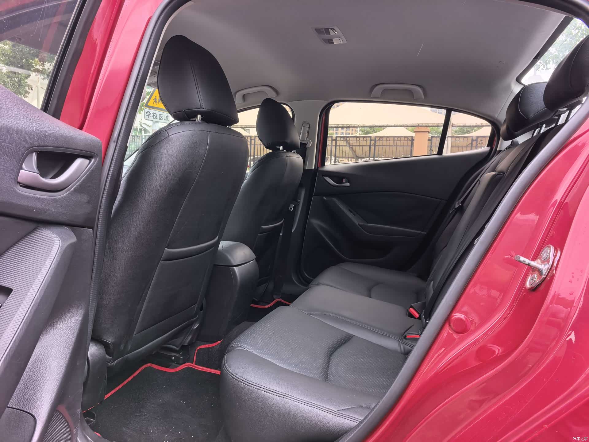 Mazda Mazda3, 2018 все фото