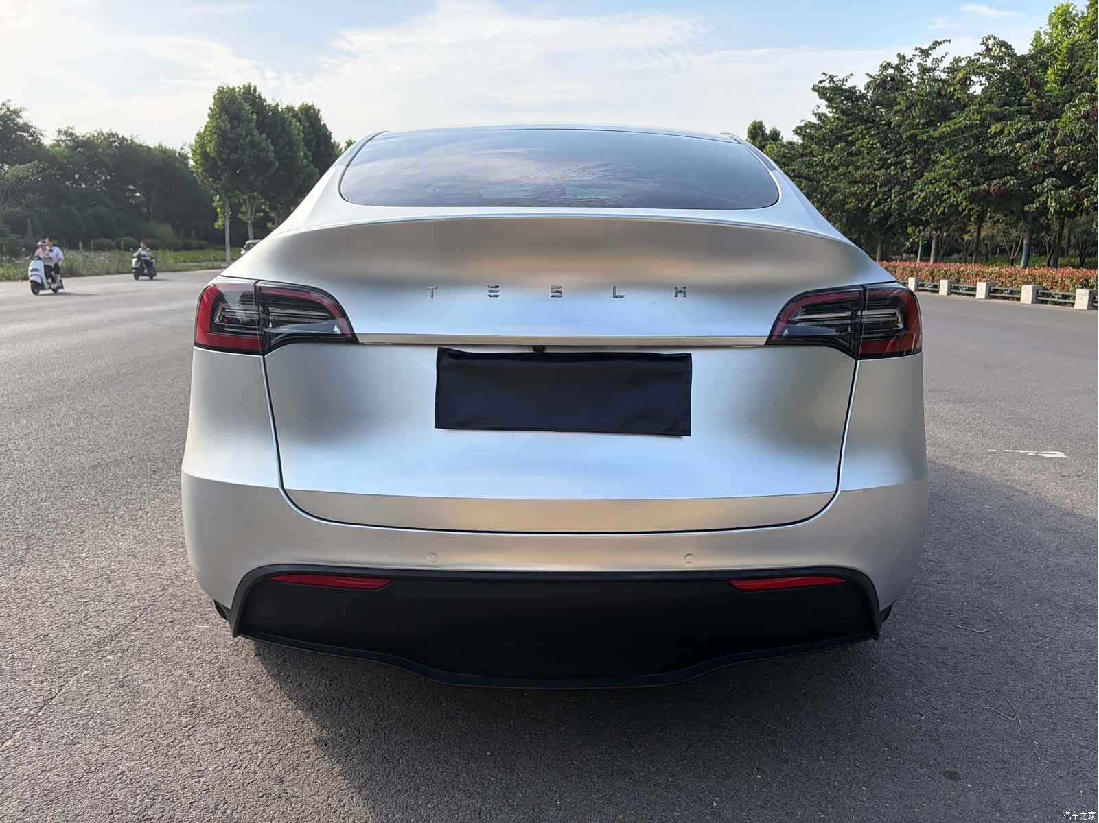 Tesla Model Y, 2023 8