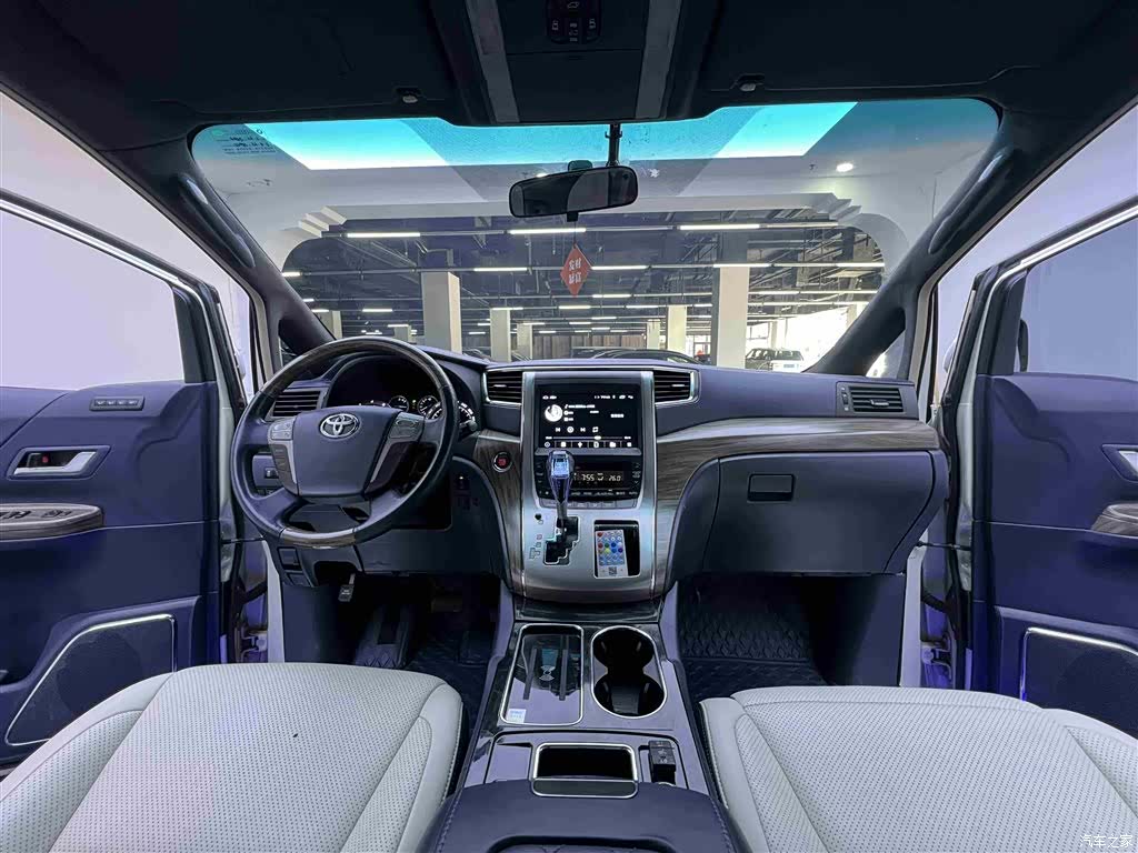 Toyota Alphard, 2011 16