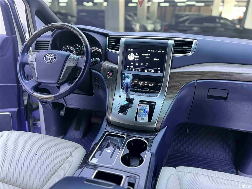 Toyota Alphard, 2011 19