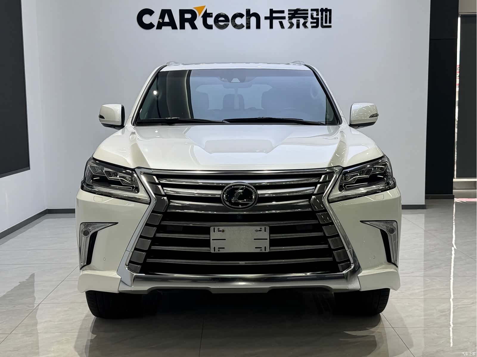 Lexus LX, 2022 2