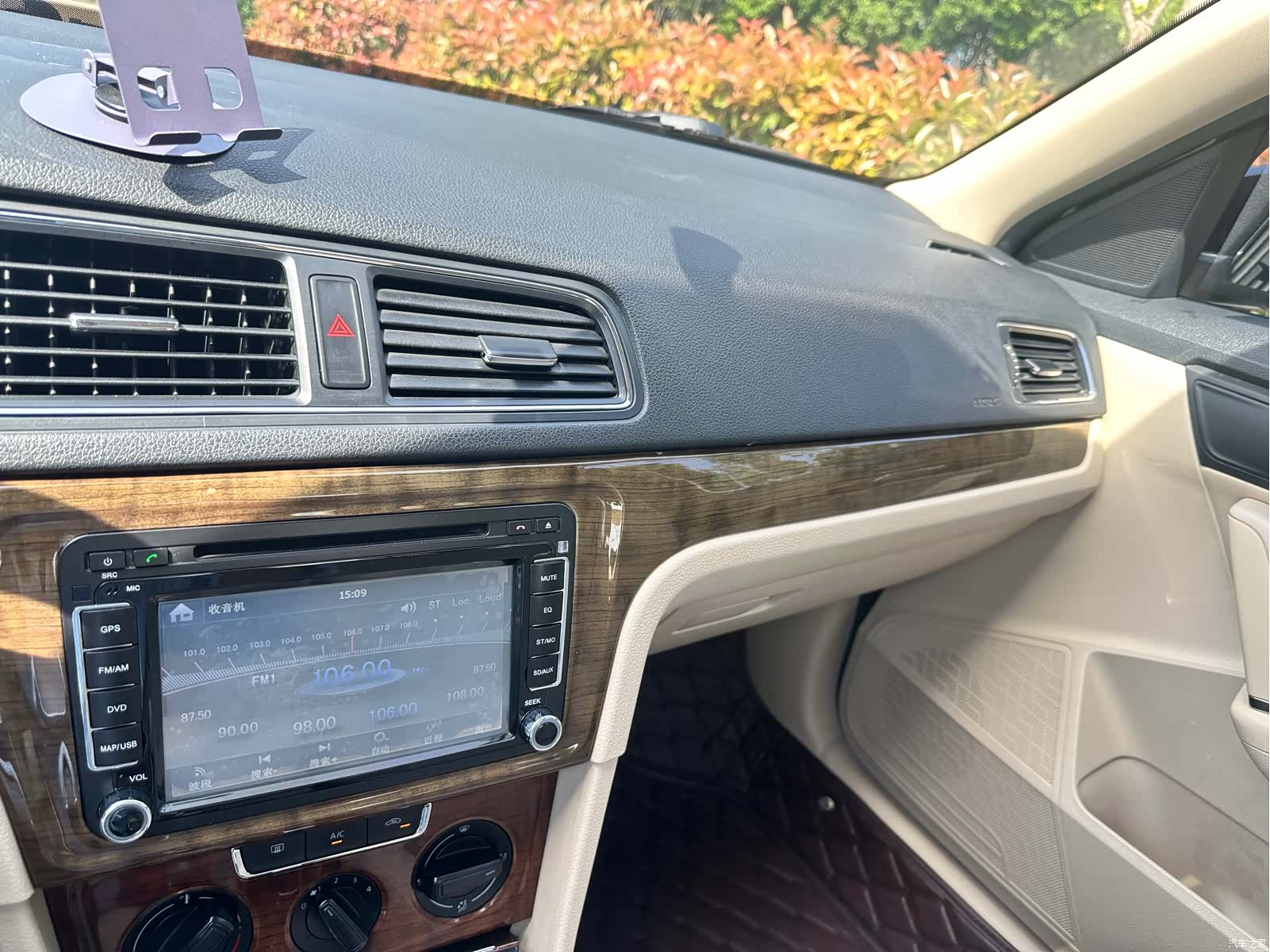 Volkswagen Lavida, 2015 16