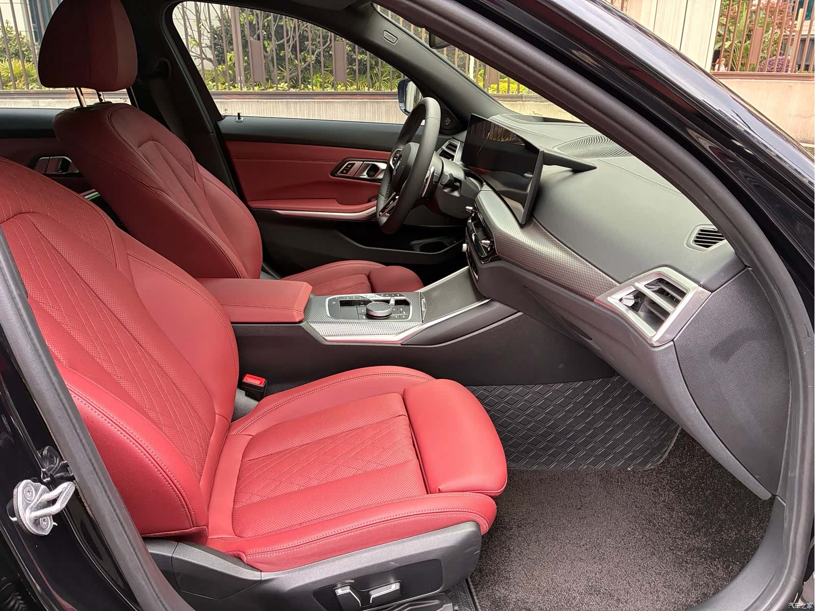 BMW 3 Series, 2026 все фото
