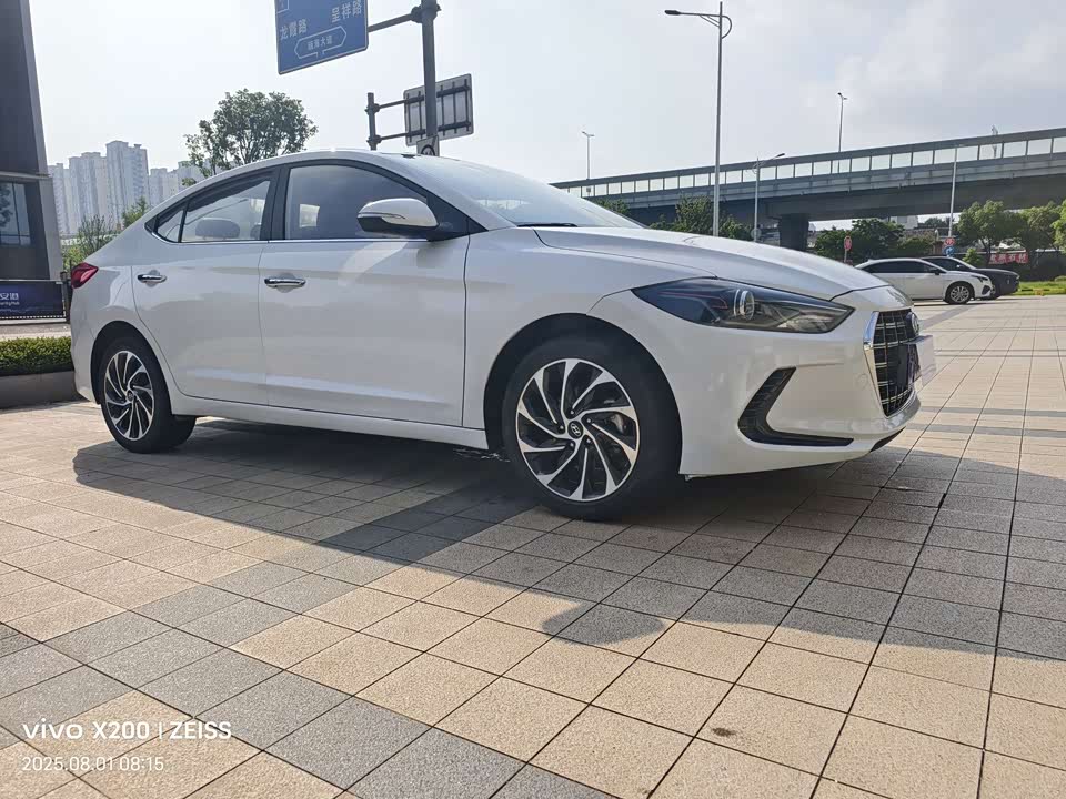 Hyundai Lead