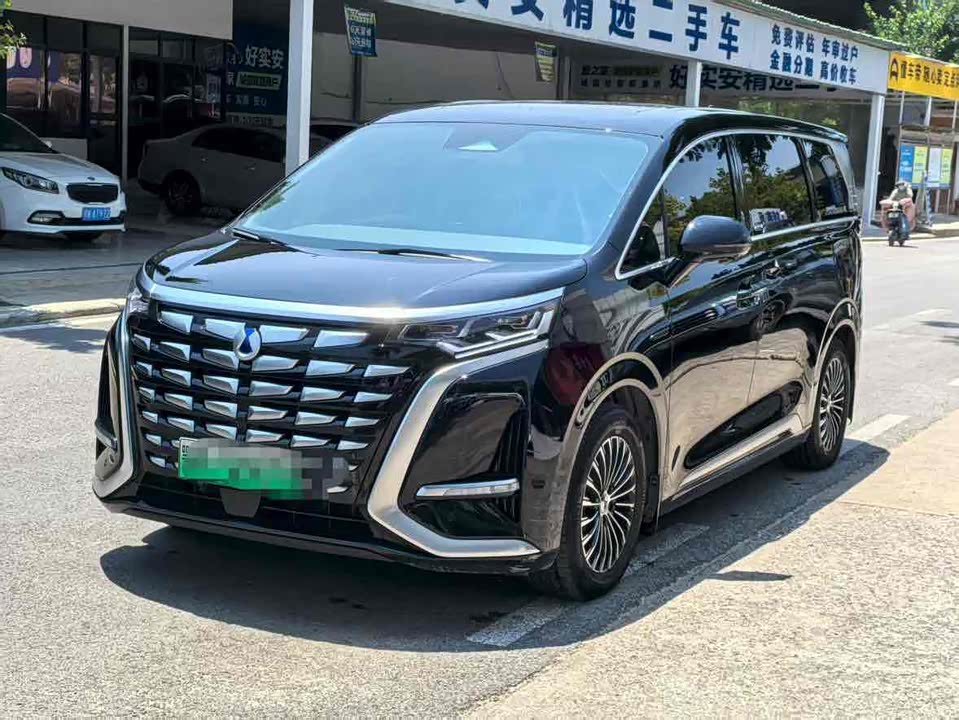 Denza D9 Denza D9