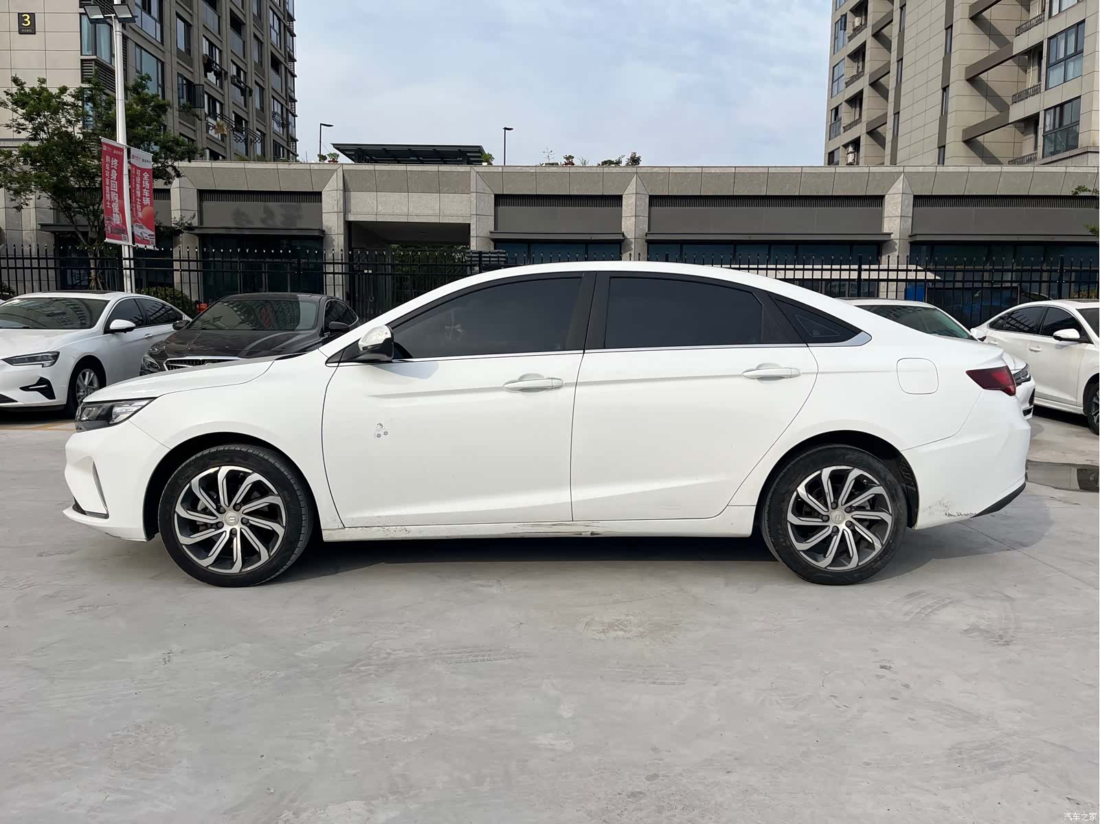 Geely Emgrand, 2021 8