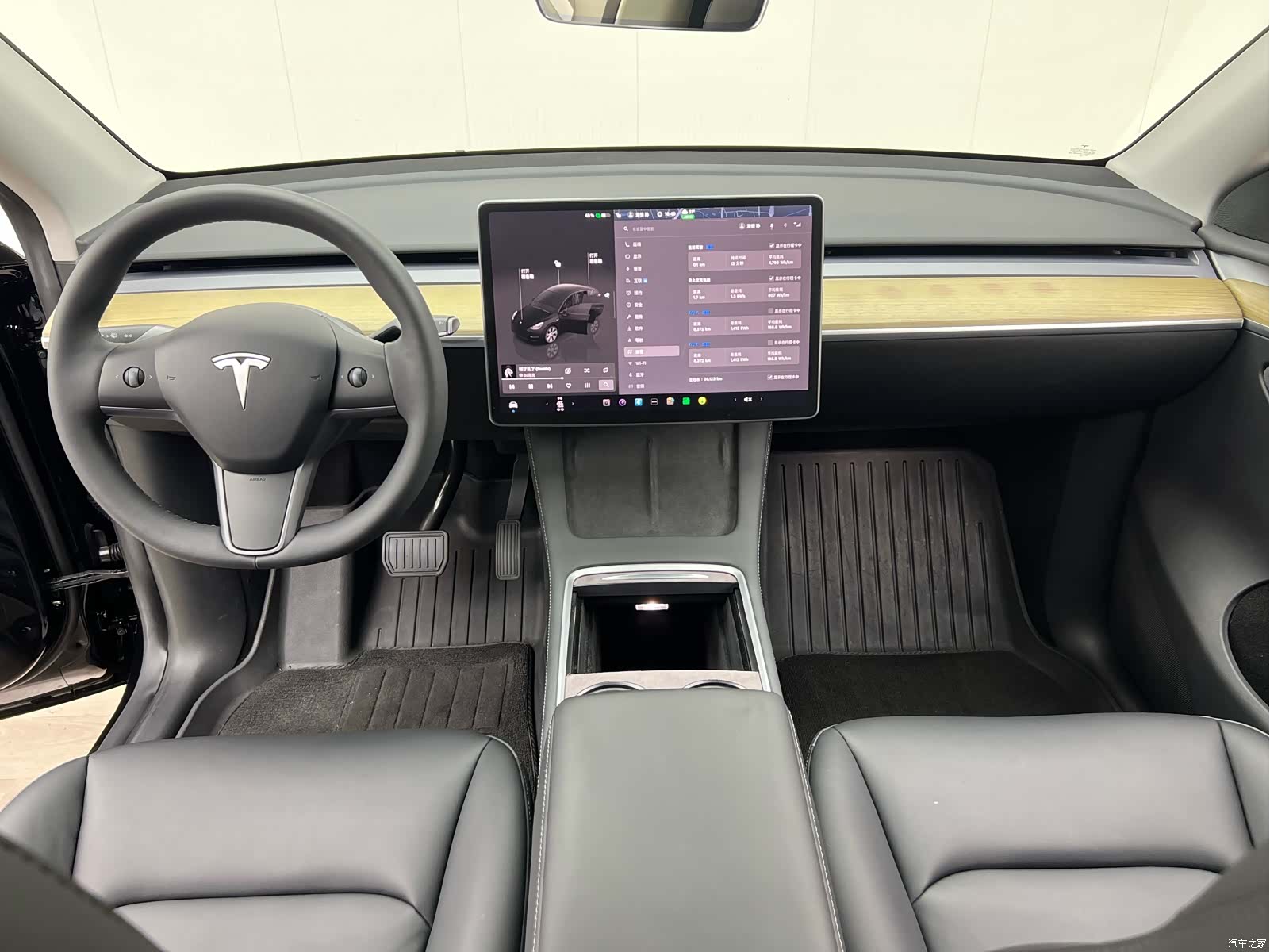 Tesla Model Y, 2023 12