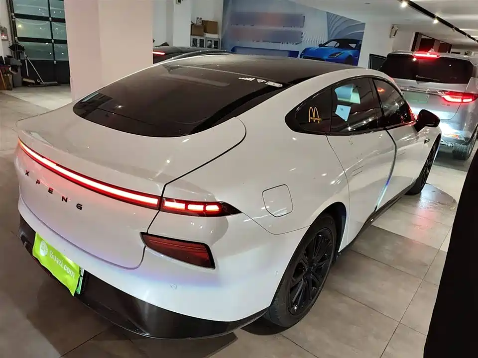 XPENG P7