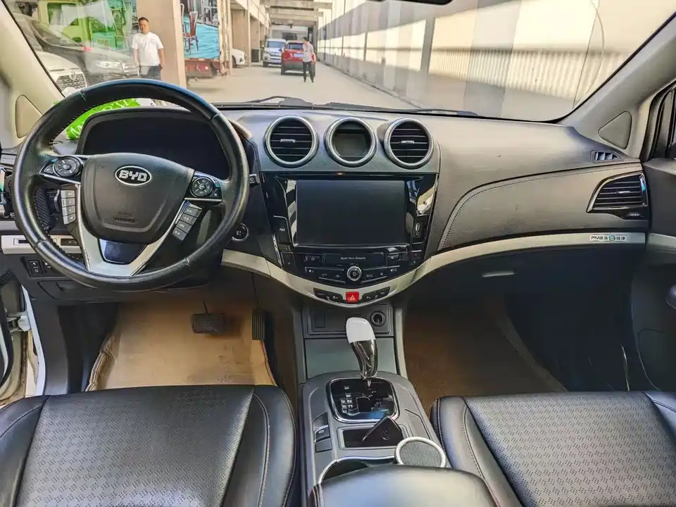 BYD S7