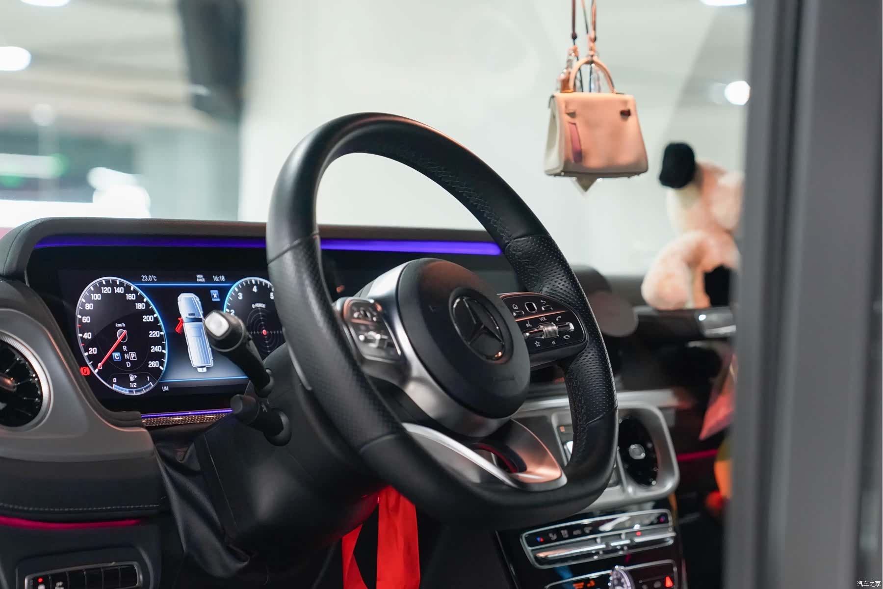 Mercedes-Benz G-Class, 2019 11