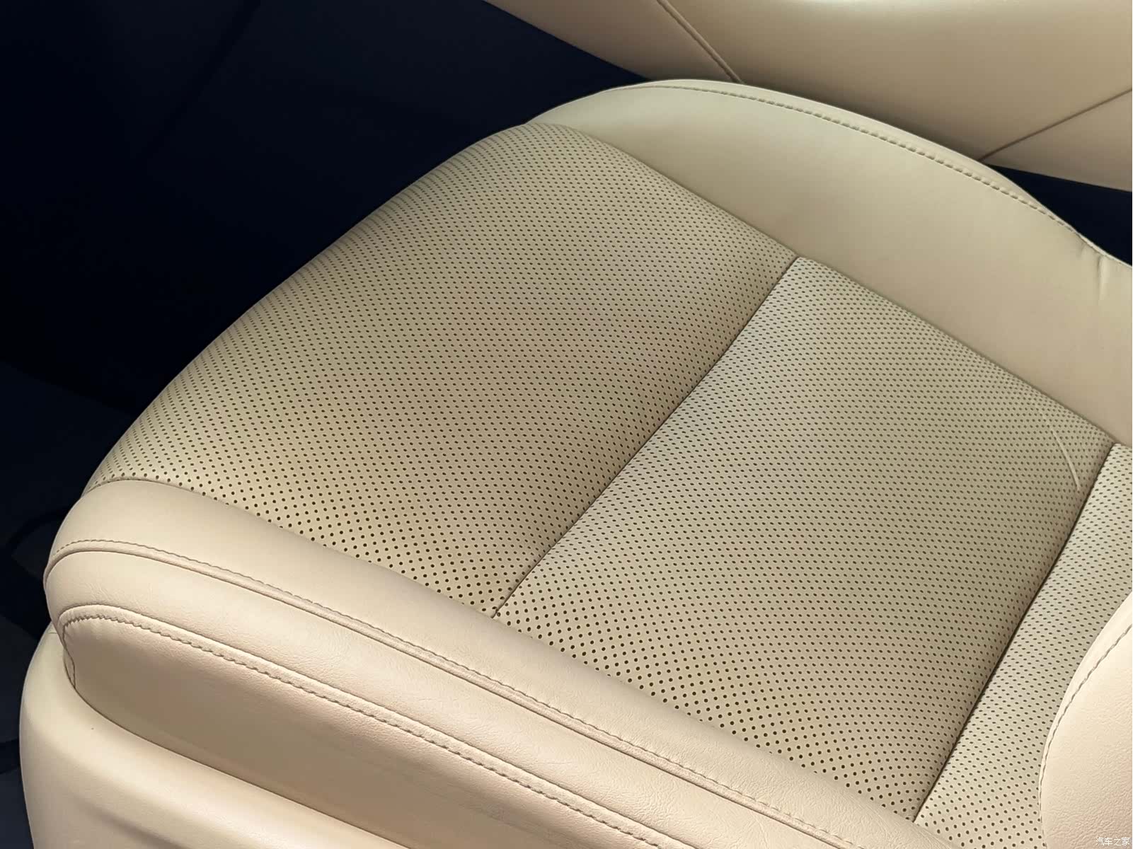 Toyota Vellfire, 2021 9