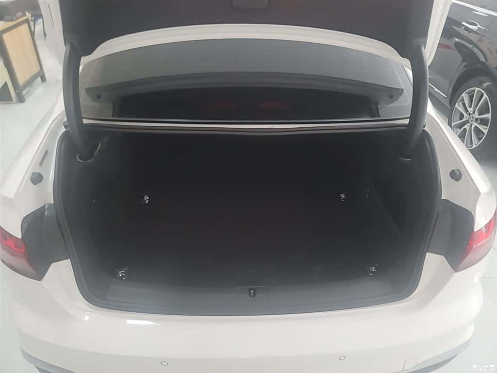 Audi A4L, 2021 19