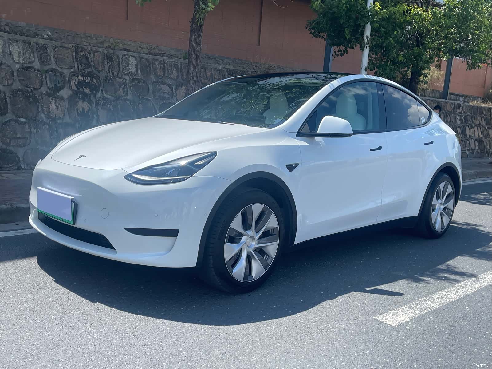 Tesla Model Y, 2023 1
