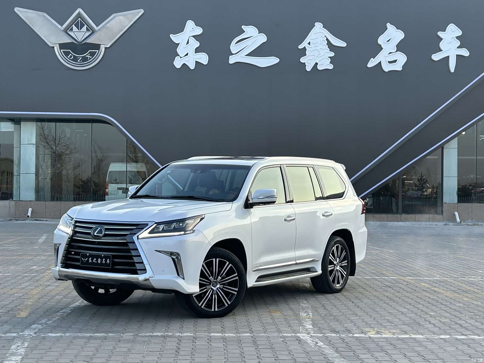 Lexus LX, 2019 1