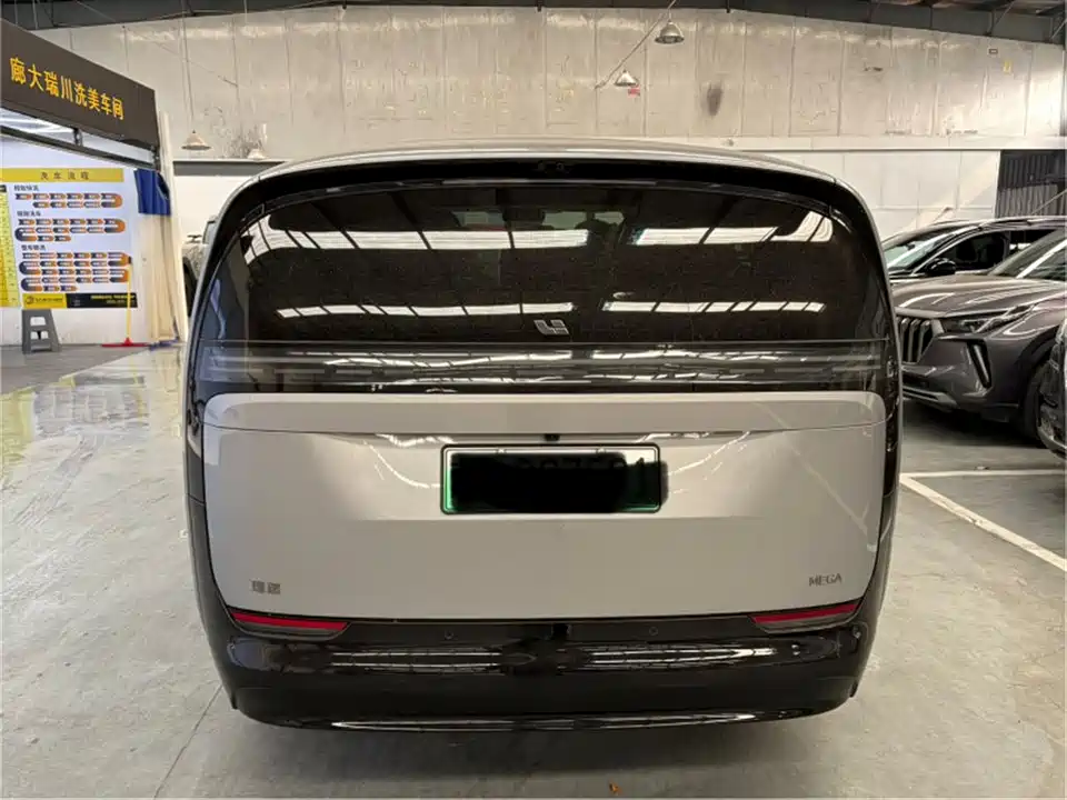 Li Auto Ideal MEGA