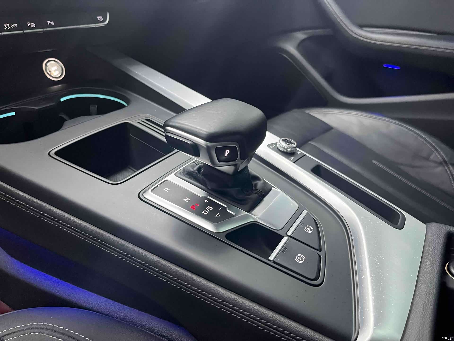 Audi A4L, 2021 22