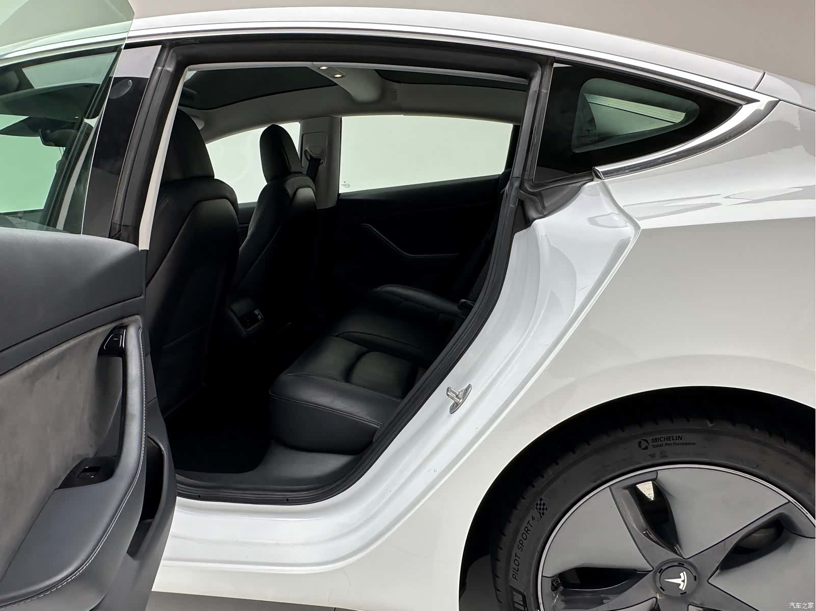 Tesla Model 3, 2019 8
