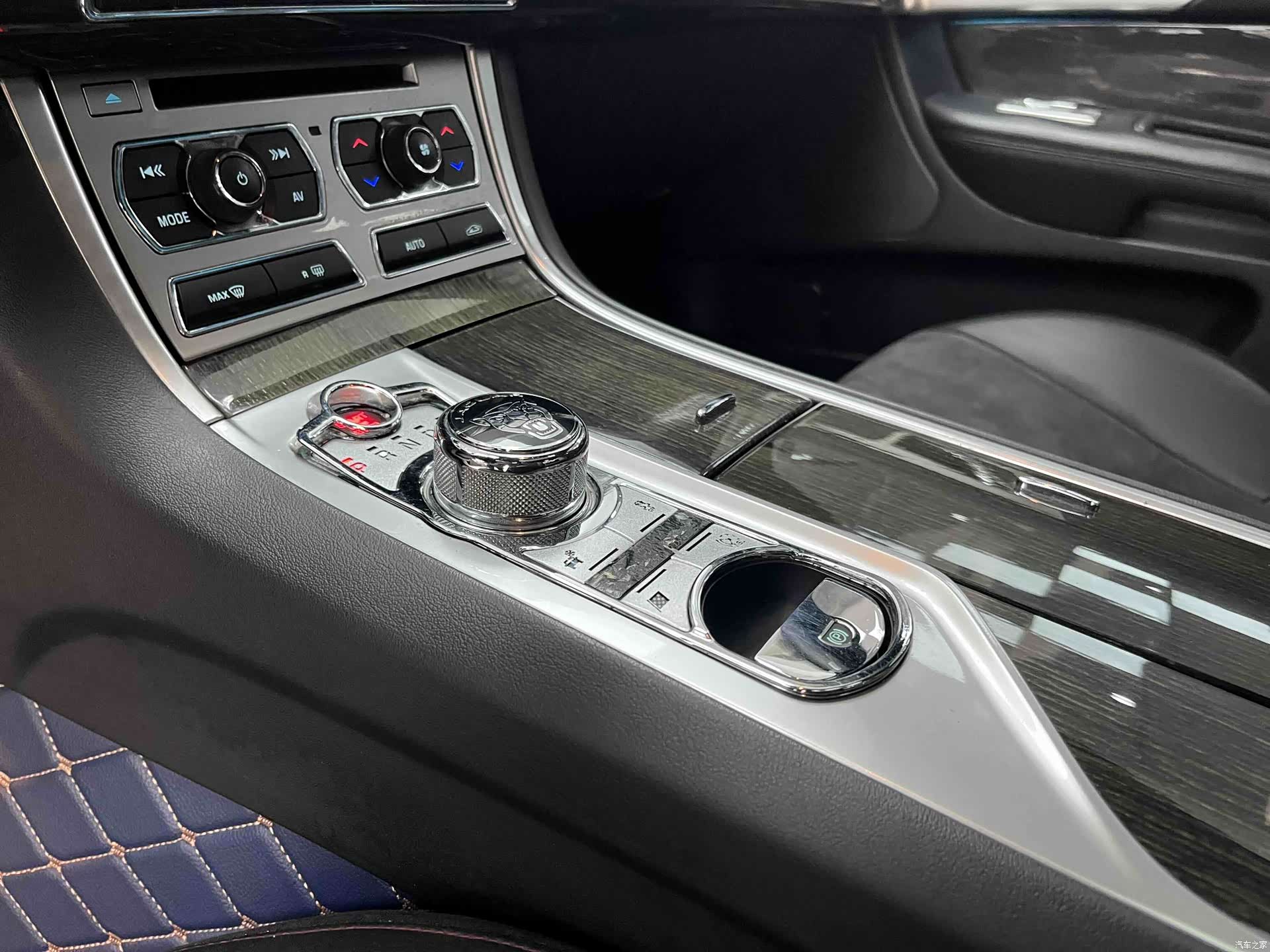 Jaguar XF, 2015 14