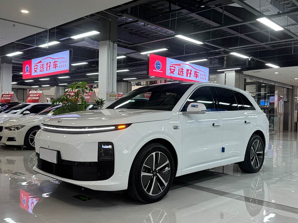 Li Auto L6